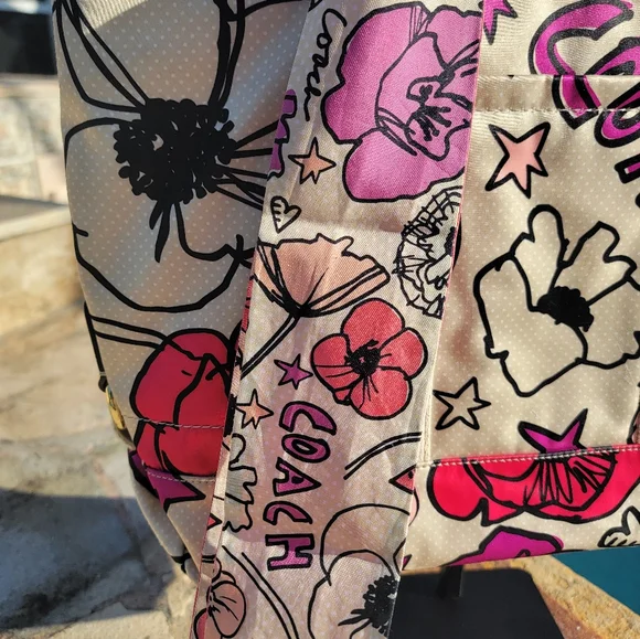 Coach Kyra Poppy With Crossbody Strap And Matching Coach Twilly - Picture 4 of 9